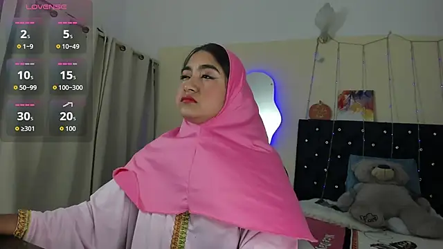 Snapshot of SamiraAwada chatting on May 15, 7:10 pm SamiraAwada online show from May 15, 7:10 pm