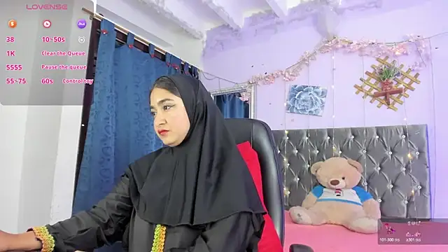 Snapshot of SamiraAwada chatting on May 26, 7:10 pm SamiraAwada online show from May 26, 7:10 pm