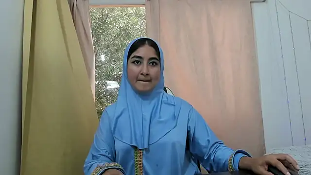 Snapshot of SamiraAwada chatting on May 29, 7:23 pm SamiraAwada online show from May 29, 7:23 pm