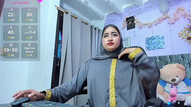 Snapshot of SamiraAwada chatting on June 9, 7:14 pm SamiraAwada online show from June 9, 7:14 pm