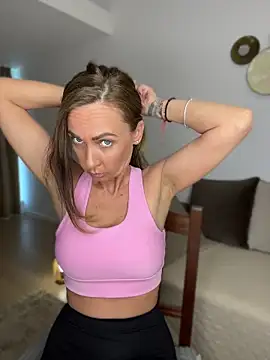 Snapshot of DivineAmely chatting on May 16, 2:38 pm DivineAmely online show from May 16, 2:38 pm