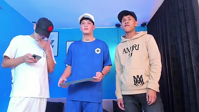 Snapshot of KingOfHeavens_2 chatting on February 23, 8:28 pm KingOfHeavens 2 online show from February 23, 8:28 pm