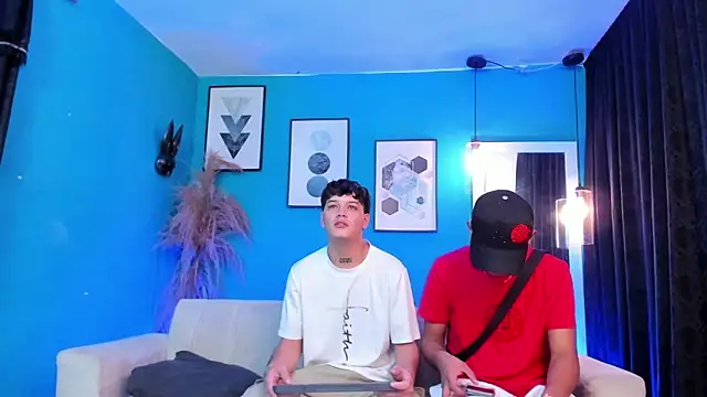 Snapshot of KingOfHeavens_2 chatting on March 1, 6:10 pm KingOfHeavens 2 online show from March 1, 6:10 pm