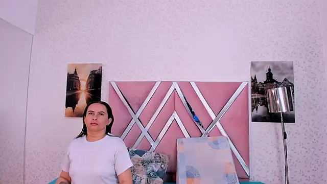 Snapshot of natasha_and_zoe chatting on March 1, 11:12 am natasha and zoe online show from March 1, 11:12 am