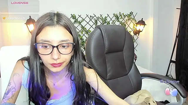 Snapshot of nana__rousse chatting on February 8, 11:52 pm nana rousse online show from February 8, 11:52 pm