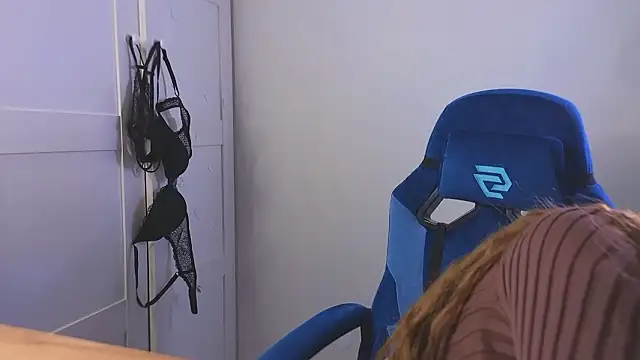 Snapshot of nikapie chatting on February 3, 6:22 am nikapie online show from February 3, 6:22 am