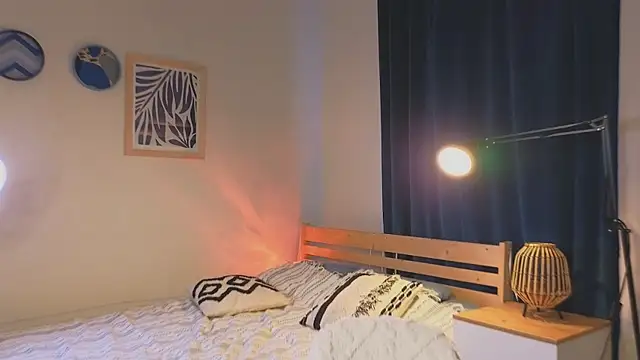 Snapshot of nikapie chatting on February 5, 4:17 am nikapie online show from February 5, 4:17 am