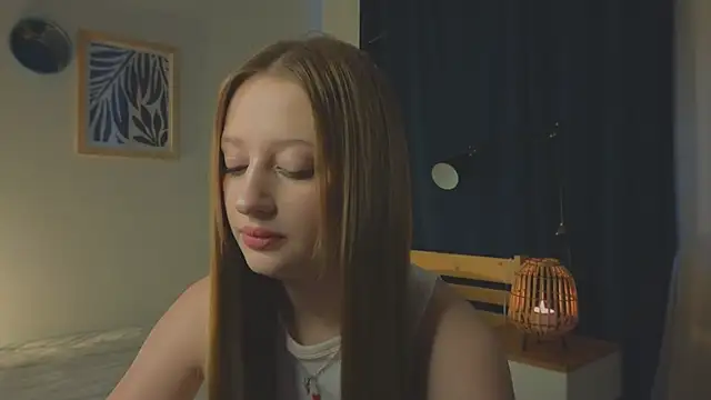 Snapshot of nikapie chatting on February 12, 5:13 am nikapie online show from February 12, 5:13 am