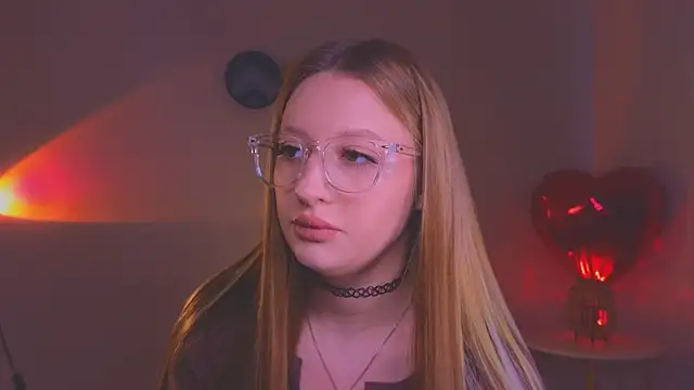 Snapshot of nikapie chatting on February 24, 5:27 am nikapie online show from February 24, 5:27 am