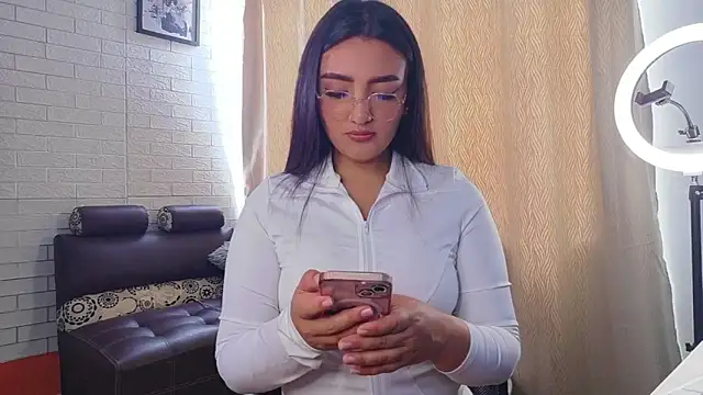 Catalu x online show from April 2, 5:43 pm