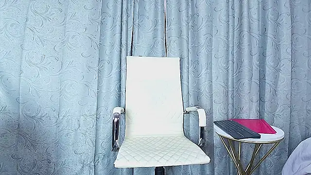 Snapshot of amy_noa chatting on April 18, 12:53 pm amy noa online show from April 18, 12:53 pm