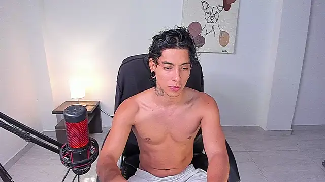 Snapshot of paisa_hotx chatting on February 11, 12:26 am paisa hotx online show from February 11, 12:26 am