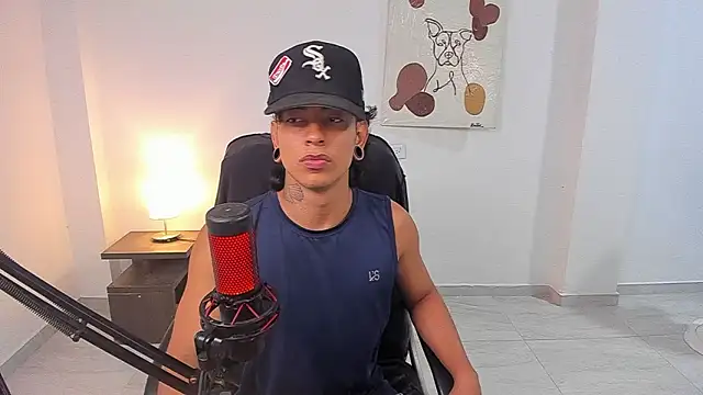 Snapshot of paisa_hotx chatting on February 19, 12:50 am paisa hotx online show from February 19, 12:50 am