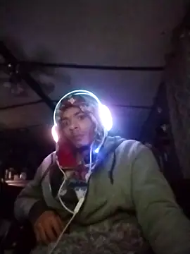 Snapshot of spooky425hd chatting on February 8, 7:12 am spooky425hd online show from February 8, 7:12 am