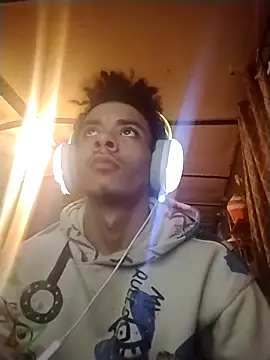 Snapshot of spooky425hd chatting on February 28, 11:06 pm spooky425hd online show from February 28, 11:06 pm