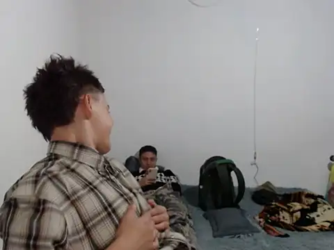 Snapshot of Brenda_Tina699 chatting on March 5, 1:34 am Brenda Tina699 online show from March 5, 1:34 am