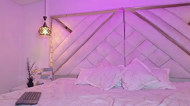 Snapshot of nilaynoa chatting on February 17, 12:12 pm nilaynoa online show from February 17, 12:12 pm