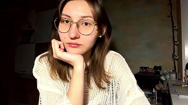 Snapshot of Miaaa_Moon chatting on February 7, 4:33 pm Miaaa Moon online show from February 7, 4:33 pm