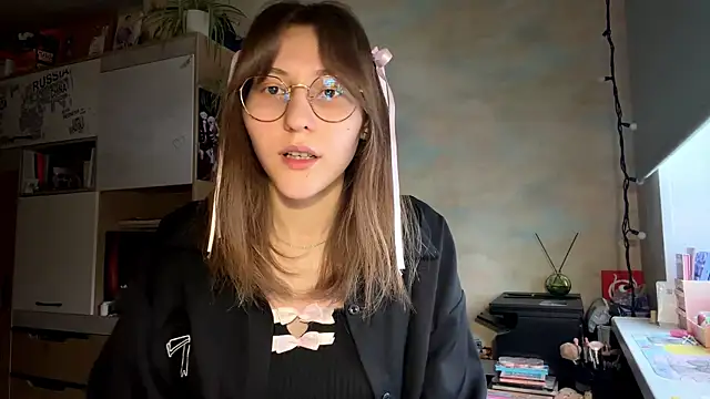 Miaaa Moon online show from March 6, 1:18 pm