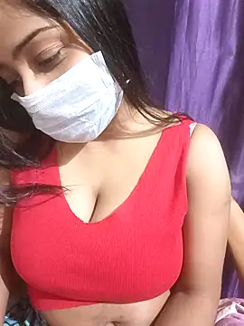 Snapshot of MidnightVibes_ chatting on February 4, 5:41 pm MidnightVibes online show from February 4, 5:41 pm