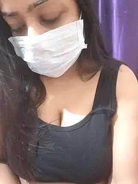 Snapshot of MidnightVibes_ chatting on February 12, 7:31 pm MidnightVibes online show from February 12, 7:31 pm