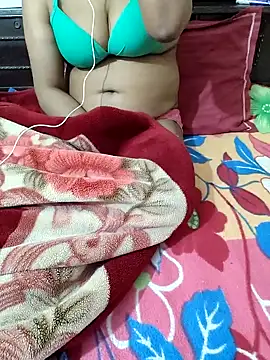 Snapshot of Red_Wine444 chatting on February 20, 7:47 pm Red Wine444 online show from February 20, 7:47 pm