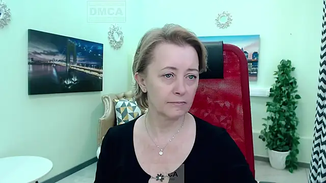 MONA W online show from April 7, 11:10 am