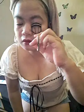 Snapshot of Zyramae_25 chatting on July 16, 2:50 am Zyramae 25 online show from July 16, 2:50 am