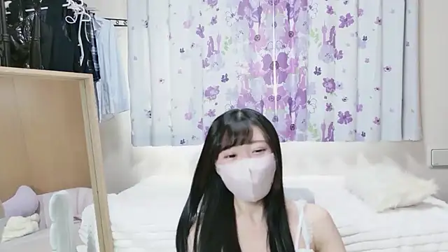 Snapshot of MOE_o0 chatting on February 21, 3:18 am MOE o0 online show from February 21, 3:18 am