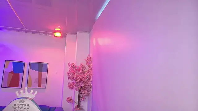 Madame scarlett online show from April 13, 11:27 am