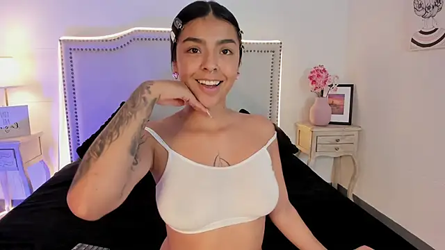 nia-malkova online show from April 11, 9:02 am