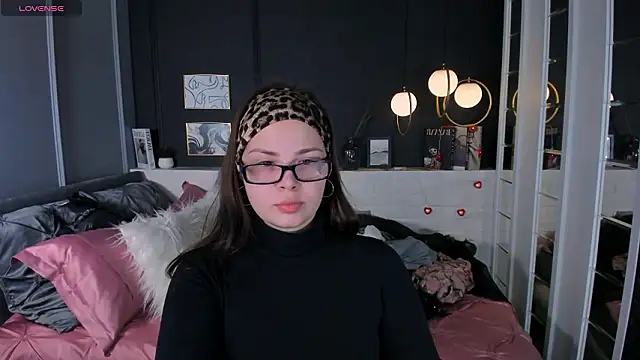 Snapshot of Maykinkya chatting on February 25, 1:54 pm Maykinkya online show from February 25, 1:54 pm