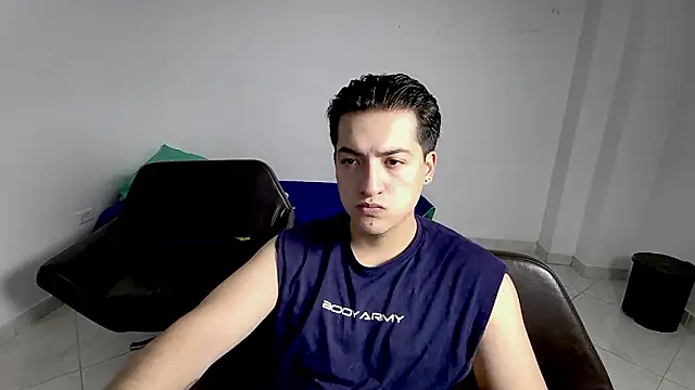 Snapshot of RoseSinsDonViktor chatting on February 12, 10:10 am RoseSinsDonViktor online show from February 12, 10:10 am