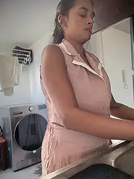 Snapshot of LunaHeat chatting on February 16, 5:09 pm LunaHeat online show from February 16, 5:09 pm