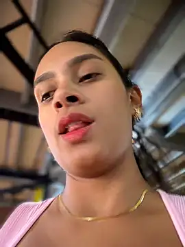 Snapshot of LunaHeat chatting on February 26, 3:00 pm LunaHeat online show from February 26, 3:00 pm