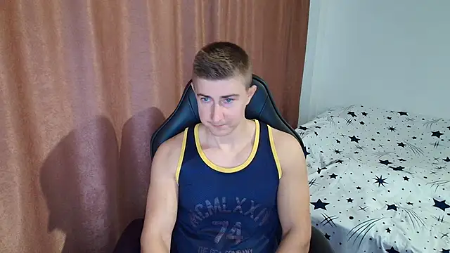 Snapshot of TodMusclePower9 chatting on February 13, 6:20 am TodMusclePower9 online show from February 13, 6:20 am