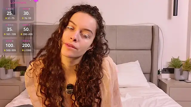 Snapshot of Luna_Starlight chatting on February 23, 9:12 pm Luna Starlight online show from February 23, 9:12 pm