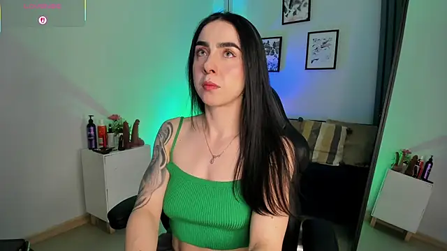 Snapshot of Luna_tagliaferri chatting on May 9, 6:46 pm Luna tagliaferri online show from May 9, 6:46 pm