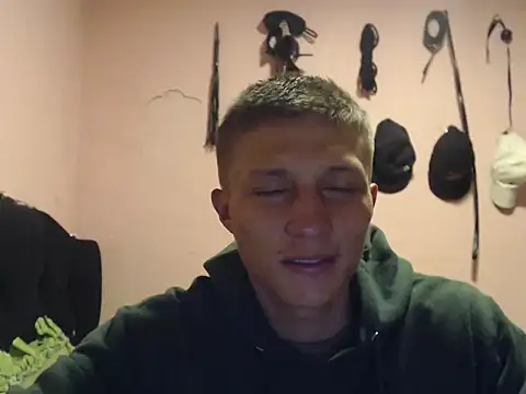 Snapshot of Cronos_Hot_8 chatting on March 3, 8:42 am Cronos Hot 8 online show from March 3, 8:42 am