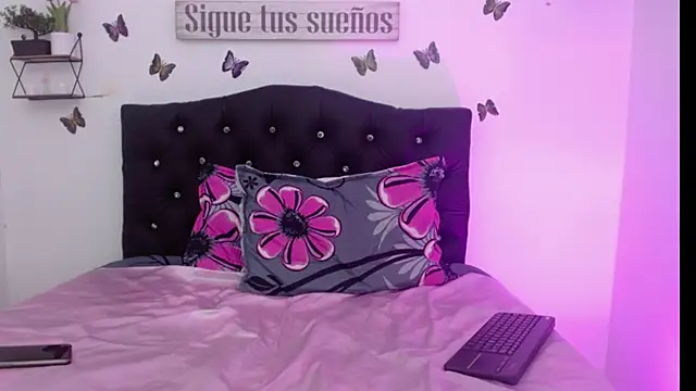 Snapshot of Coral_Villalobos chatting on February 26, 6:29 pm Coral Villalobos online show from February 26, 6:29 pm