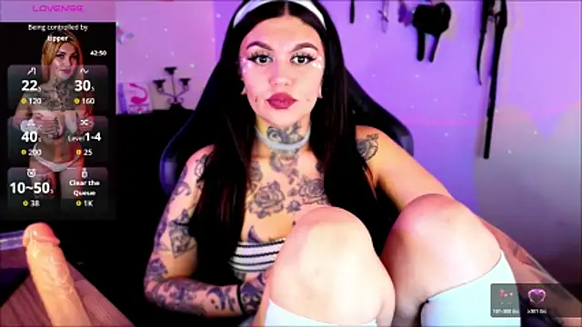 Zoeee 001 online show from March 29, 12:49 pm