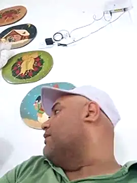 Snapshot of wessAndSandri chatting on February 27, 7:47 pm wessAndSandri online show from February 27, 7:47 pm