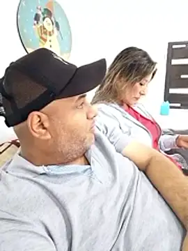 wessAndSandri online show from March 18, 7:50 pm