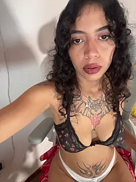 Snapshot of Antonia-bloom chatting on February 6, 9:29 pm Antonia-bloom online show from February 6, 9:29 pm