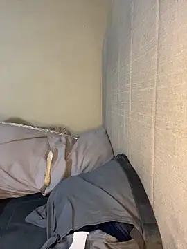 Snapshot of romyamo chatting on March 1, 4:14 am romyamo online show from March 1, 4:14 am