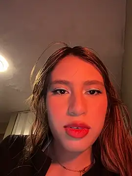 Snapshot of romyamo chatting on April 21, 2:51 am romyamo online show from April 21, 2:51 am