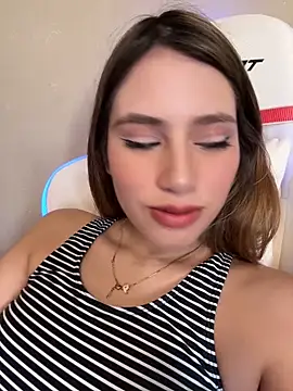 Snapshot of romyamo chatting on April 27, 11:25 pm romyamo online show from April 27, 11:25 pm