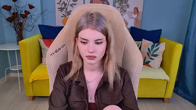 ScarletBlackwood online show from March 24, 5:01 am