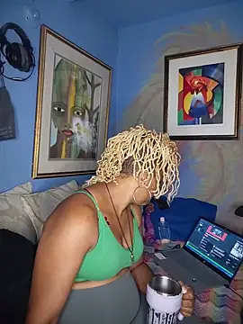 Snapshot of BadGyalGem chatting on June 14, 4:58 am BadGyalGem online show from June 14, 4:58 am