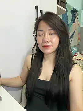 Amy8386 online show from May 8, 4:45 pm
